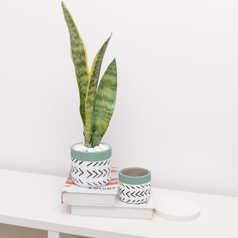 Two-tone geometric paint pots/planters | plant pots